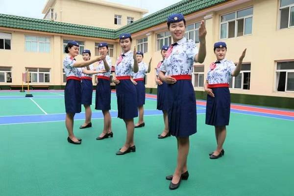青春綻放迎全運，禮儀服務展風采——西安客運段服務禮儀大練兵紀實